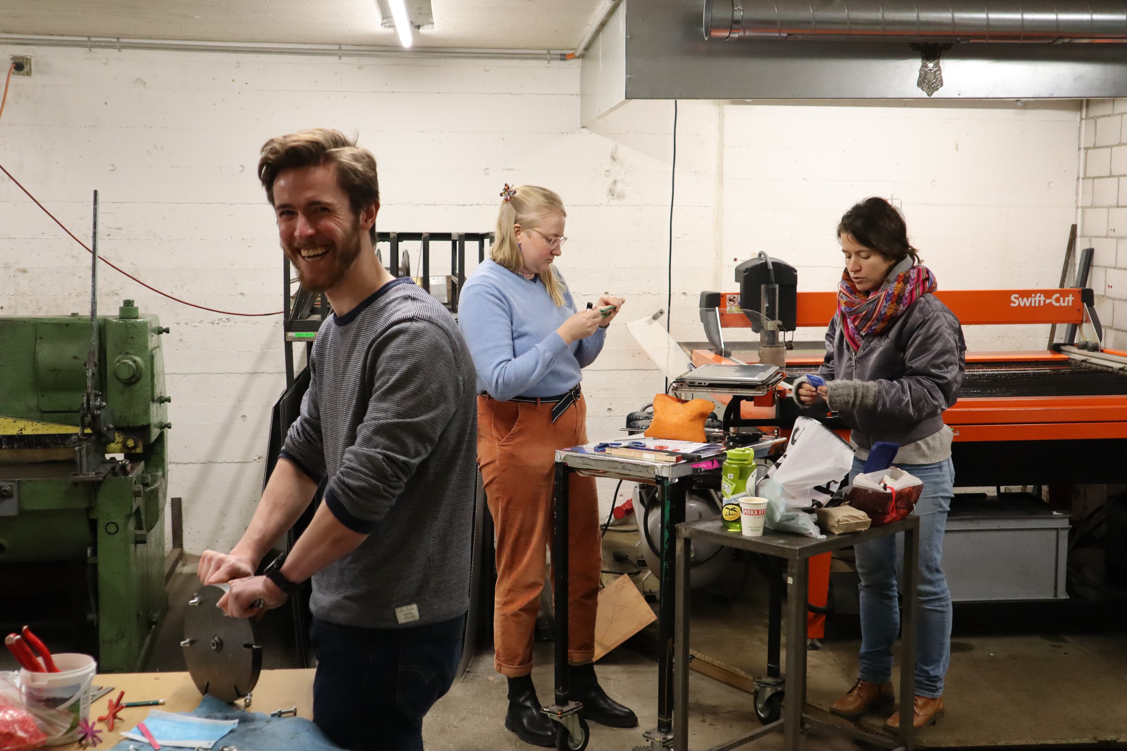 Precious Plastic Workshop an der Schaustelle